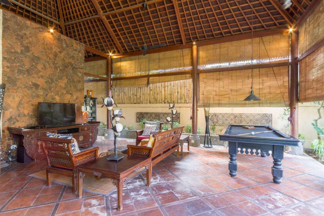 Santhi - Beautiful With Large Pool In * Seminyak (Bali)