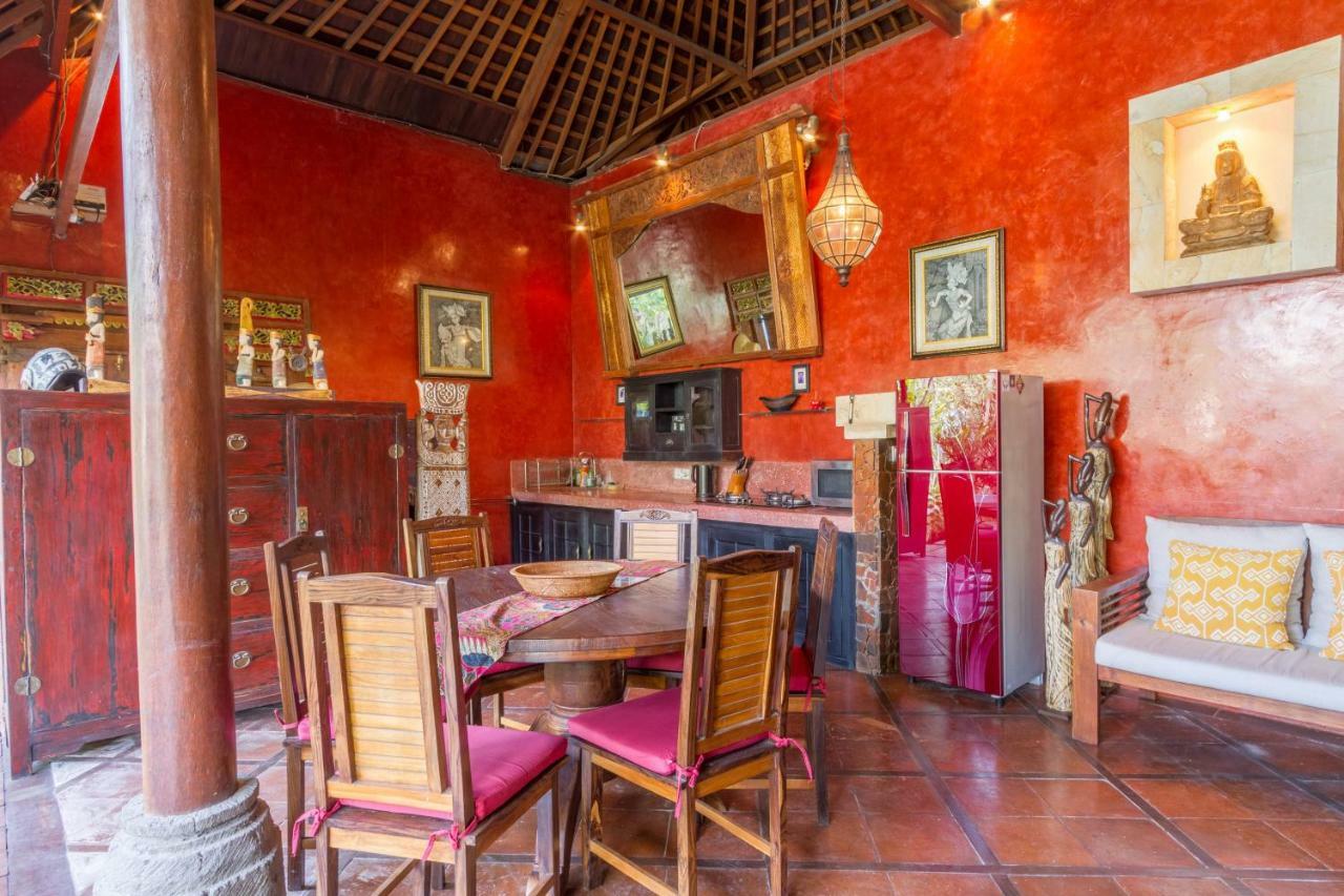 Santhi - Beautiful With Large Pool In Villa