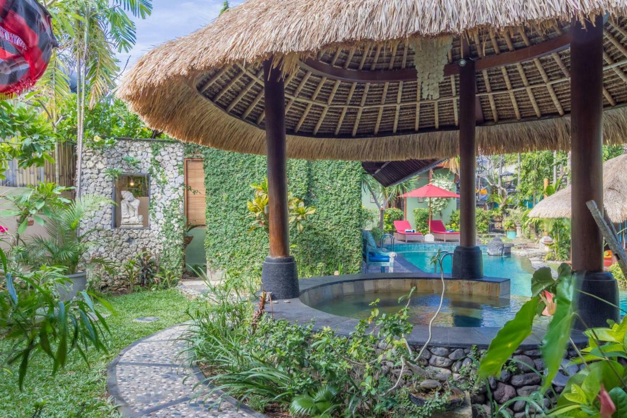 Santhi - Beautiful With Large Pool In *