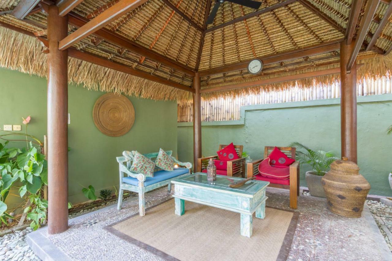 Villa Santhi - Beautiful With Large Pool In