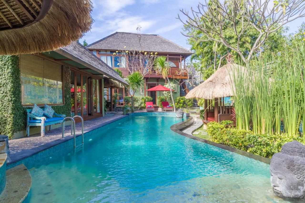 Santhi - Beautiful With Large Pool In